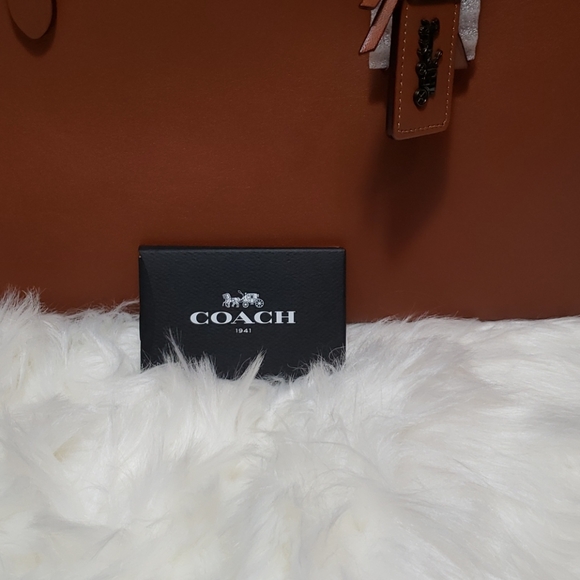 Designer Handbag - Picture 8 of 16